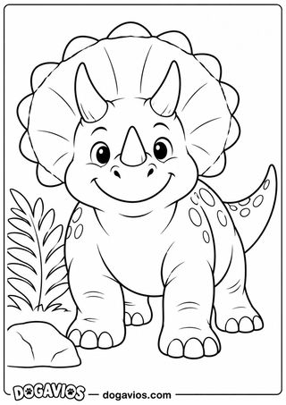 Triceratops filhote com pintas sorri de frente, bem perto de quem olha, com folhagem e pedra atrás
